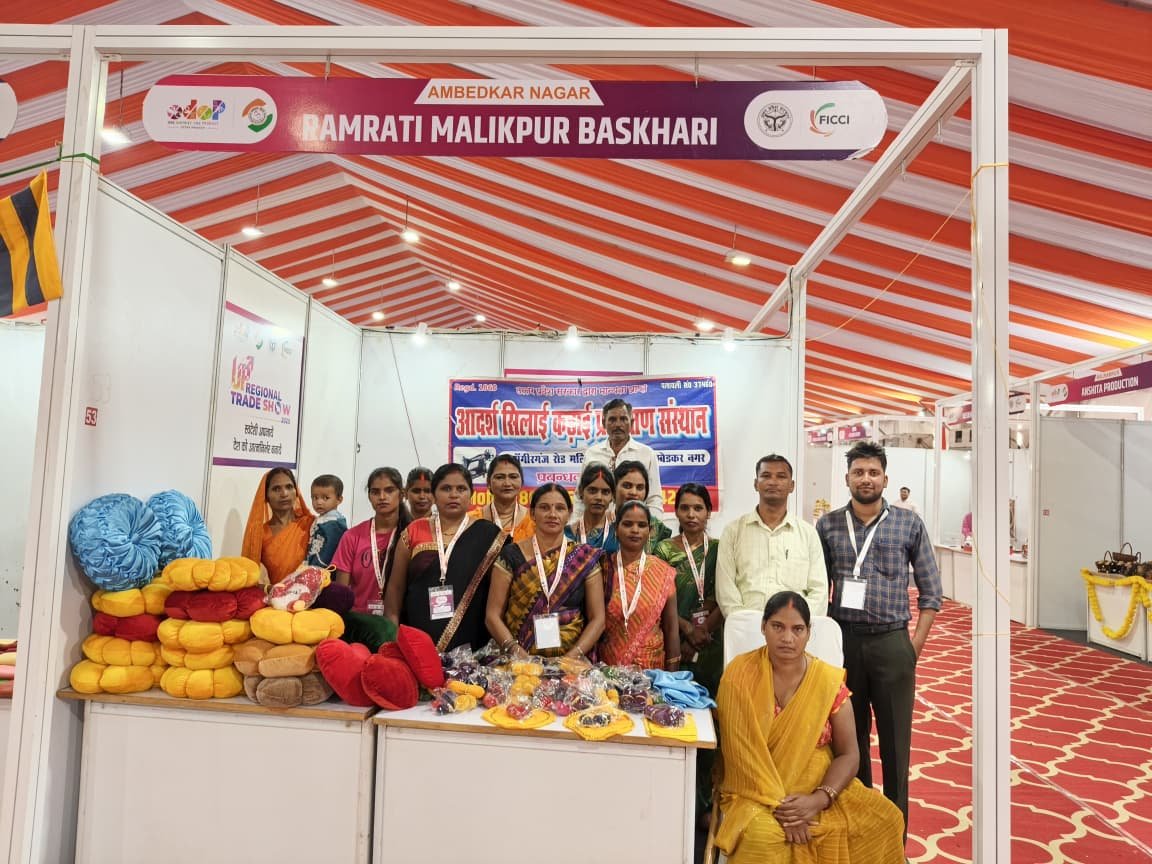 Trainees Learning Blouse & Suit Tailoring Specifications